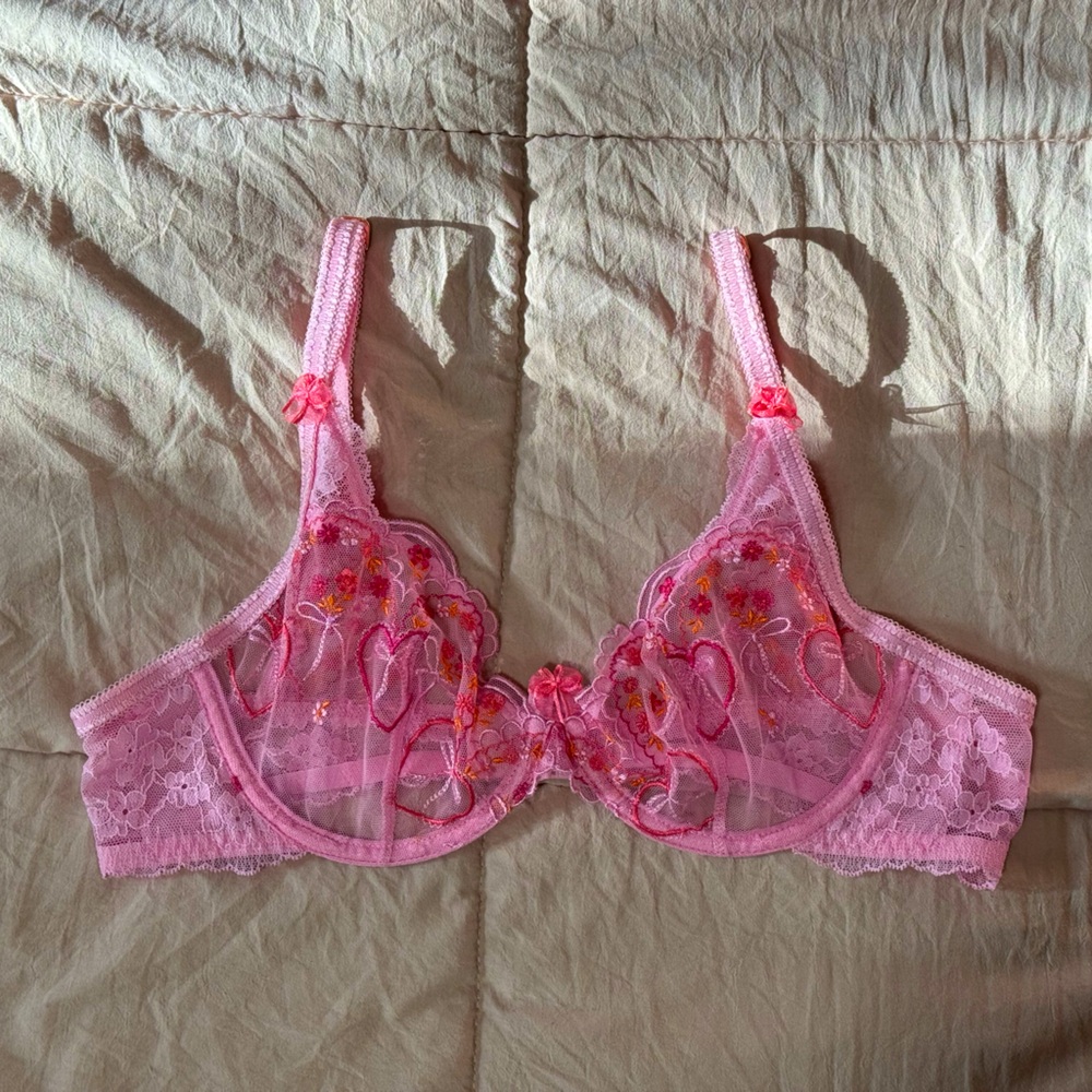 NWOT Gardenia Plunge Balcony Bra